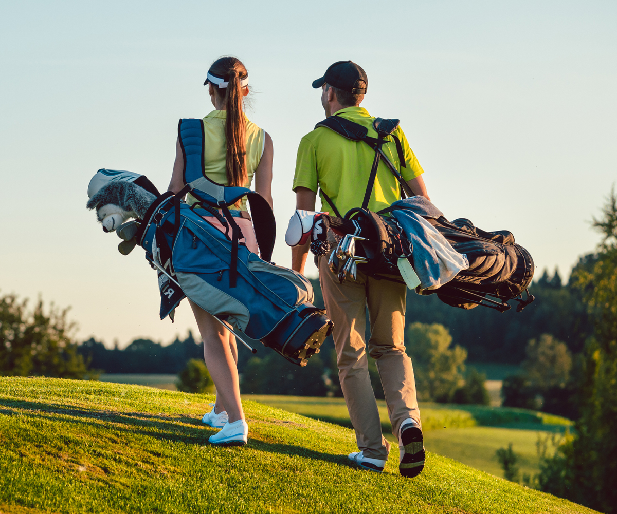 golfing couple